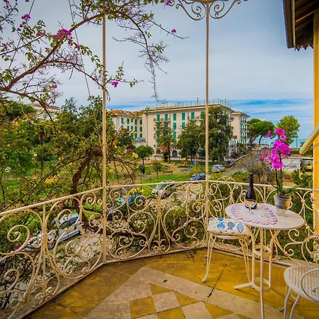 לינה וארוחת בוקר La Casa Dei Paggi ססטרי לבאנטה